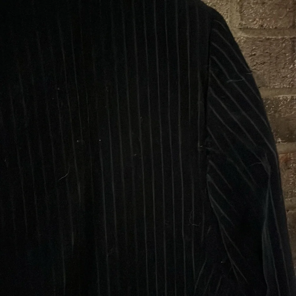 Inserch Black Sport Coat with Notched Lapel and Structured Shoulders 44L